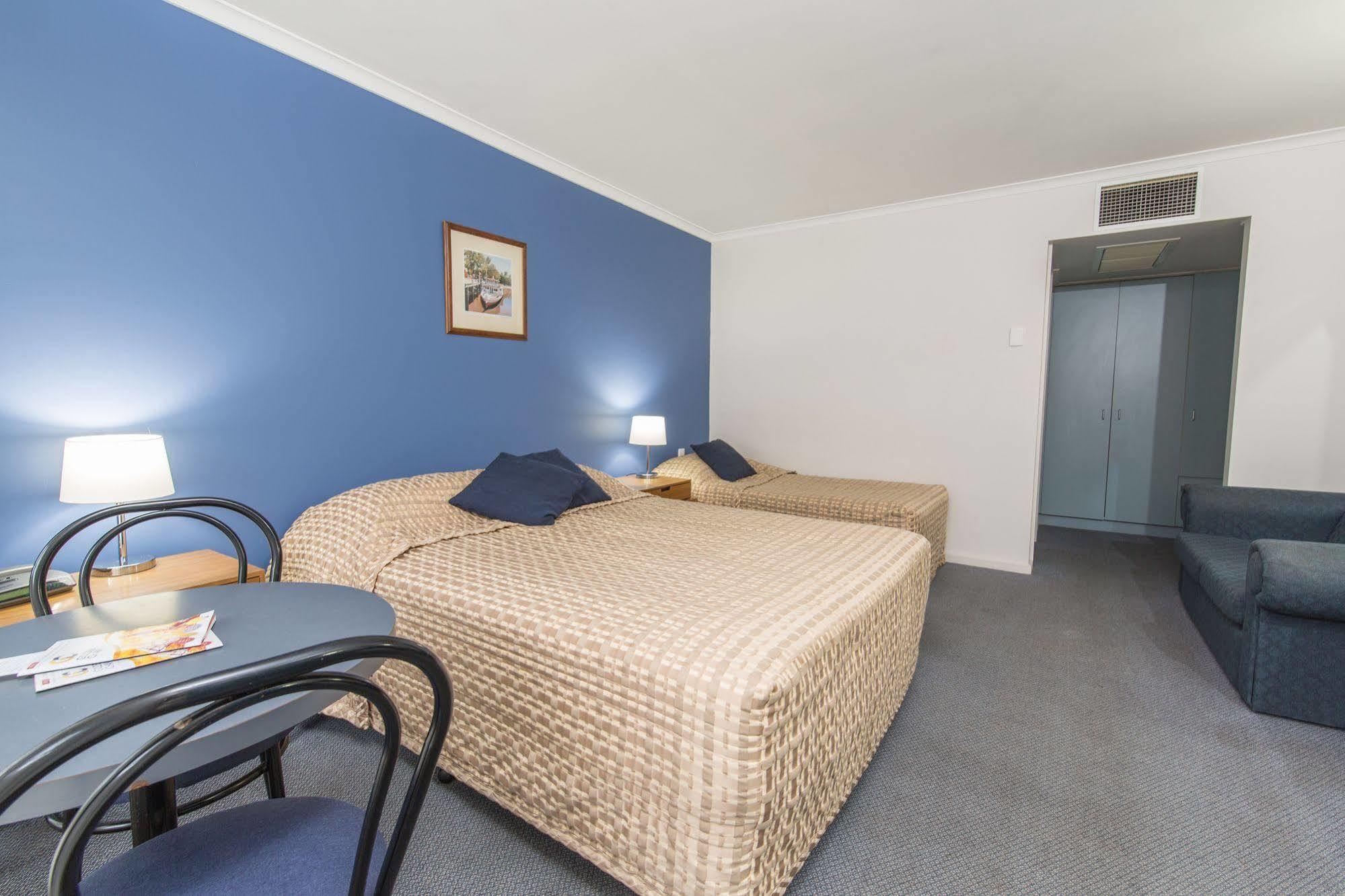 The River Boat Hotel - Echuca Bagian luar foto